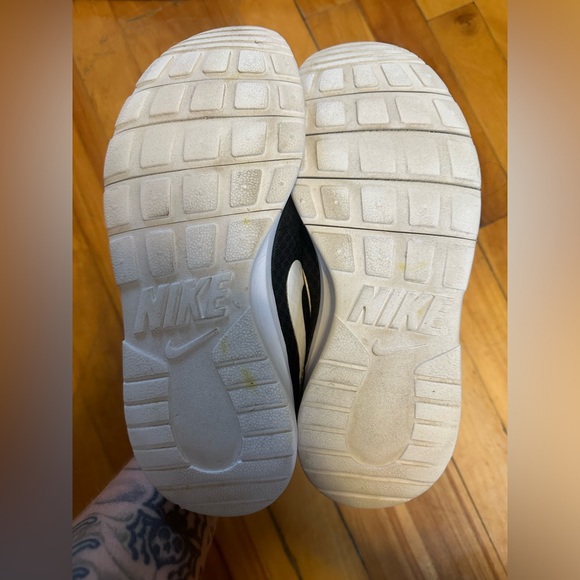 Nike Tanjun Runners COPY - Picture 6 of 8